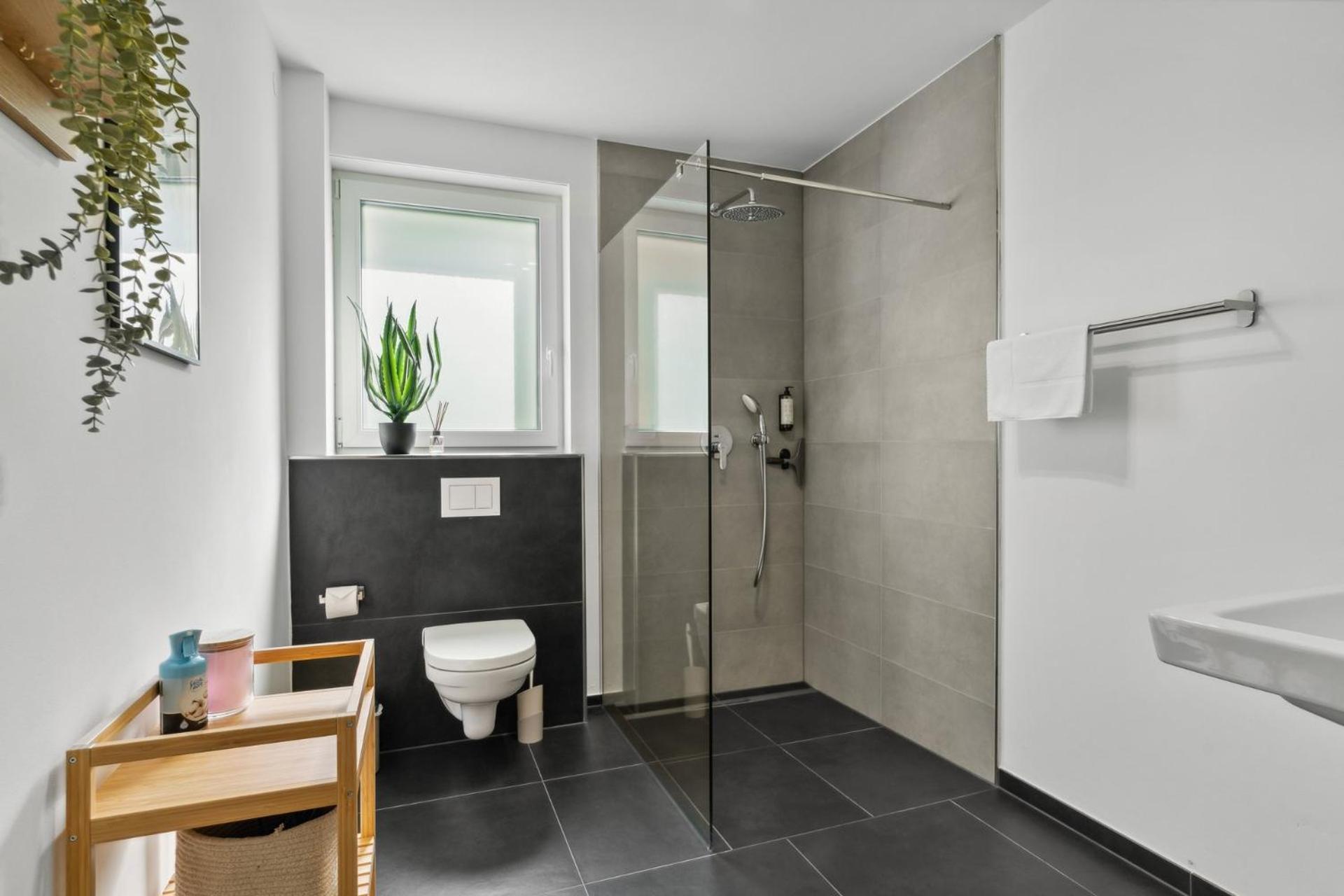 Deluxe Apartment In Bielefeld City Mit Parkplatz Und Terrasse Exterior foto